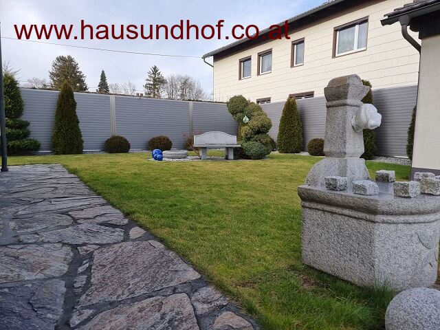 Traun: Finde den Fehler! Doppelhaushälft mit großem Garten und Garage!  