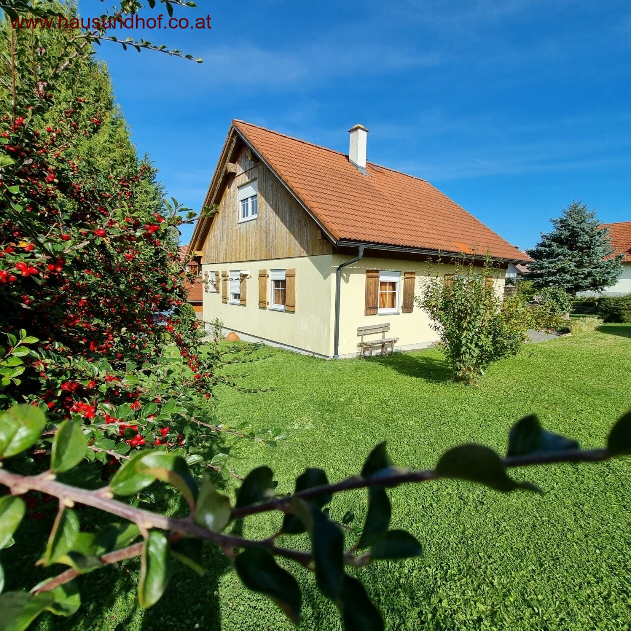 Arnreit: Klein, aber vielleicht mein! Vollunterkellertes Häuschen mit großem Garten 