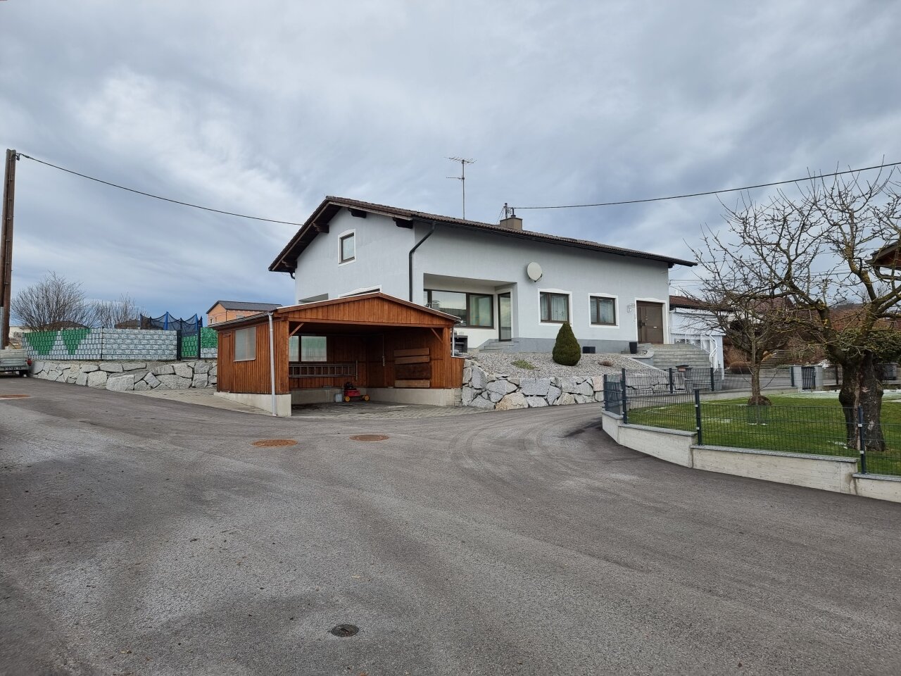 Ried in der Riedmark: Bungalow unterkellert in sonniger Lage 