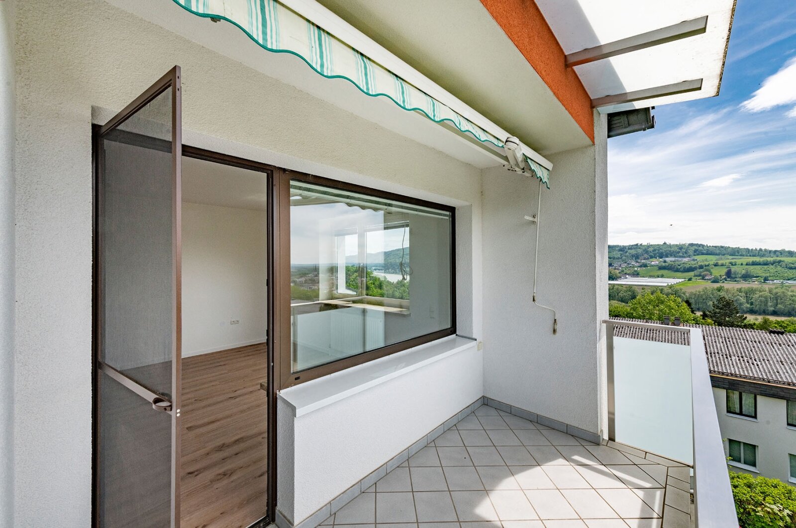 Weitblick auf Donau, Schloss und Natur – wohnen über den Dächern von Ottensheim mit Postkartenblick!