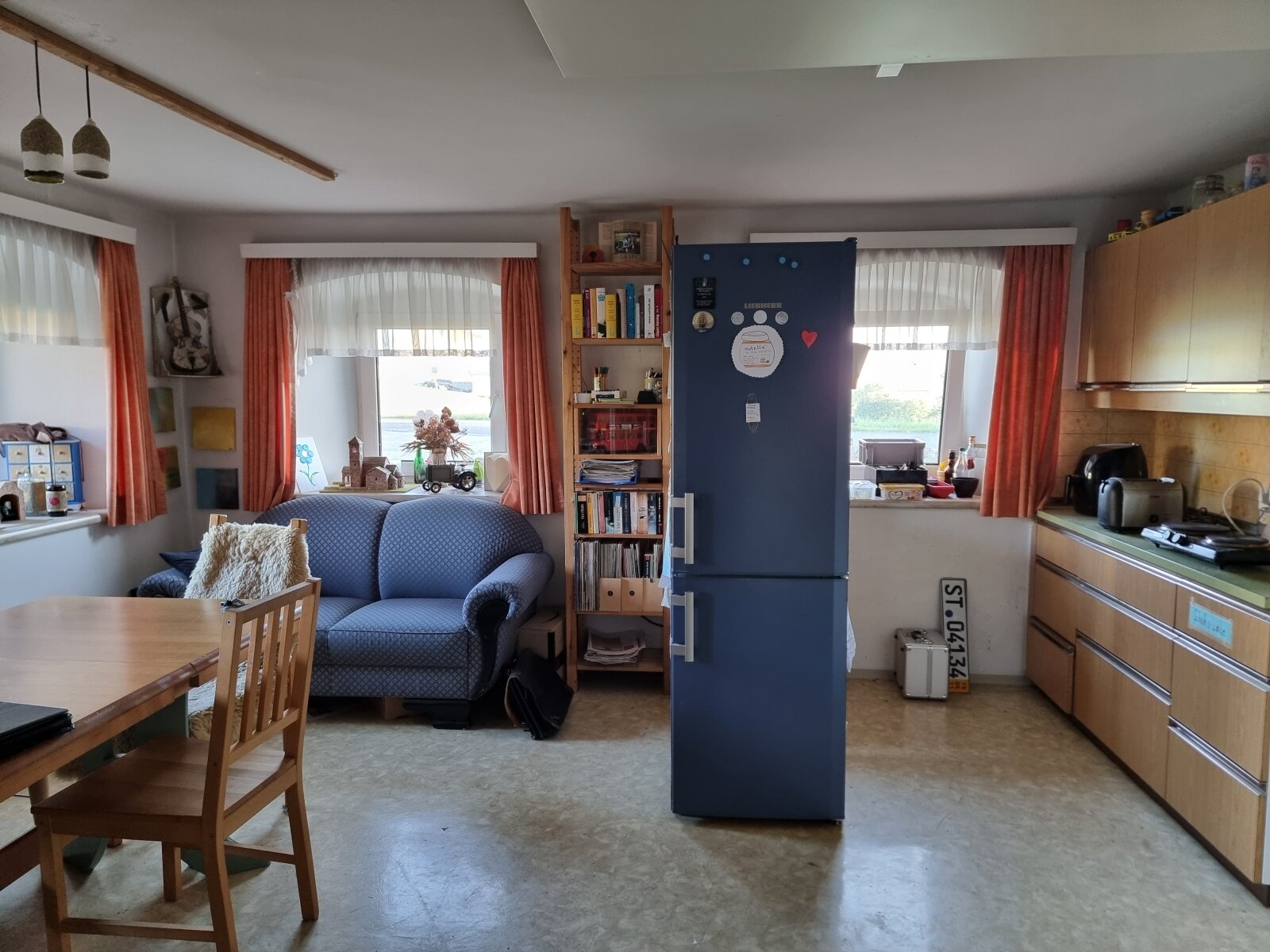 Früher Sacherl, heute wertbeständiges Granithaus mit Wirtschaftsgebäude