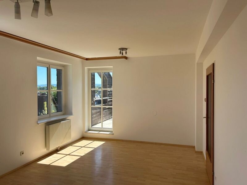 DG-Traum plus 14m² Dachterrasse, ruhig unweit vom Traisenpark-Einkaufszentrum