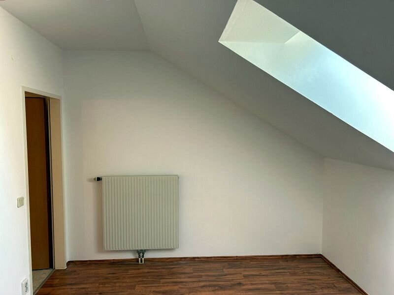 DG-Traum plus 14m² Dachterrasse, ruhig unweit vom Traisenpark-Einkaufszentrum