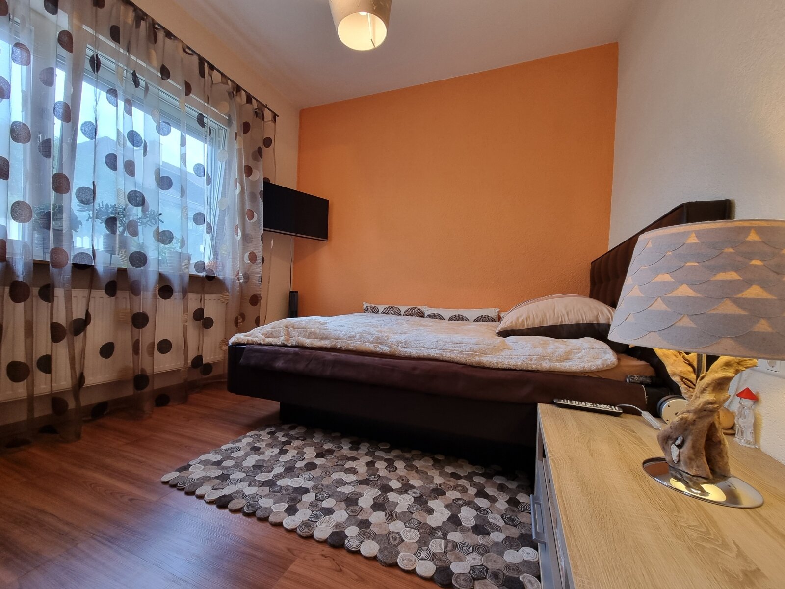 Gepflegtes Ein-/Zweifamilienhaus mit Pool und eigenem Brunnen in Traun