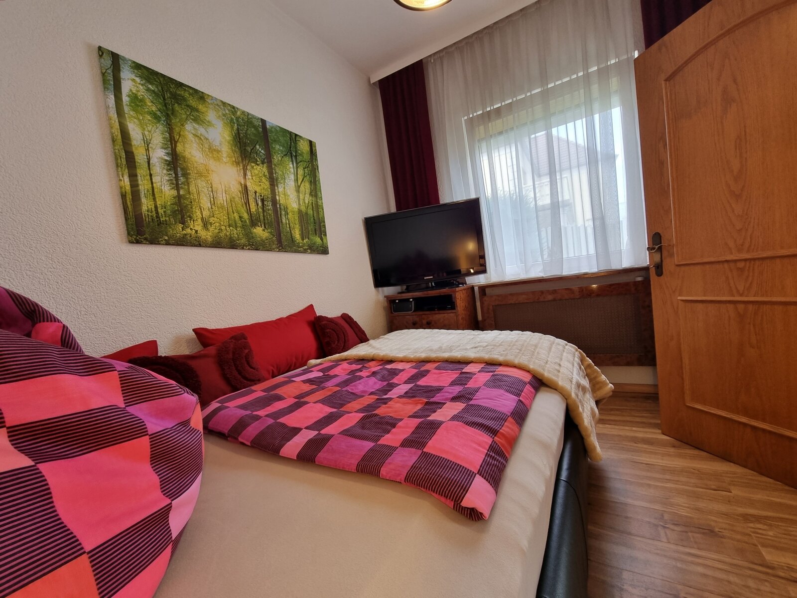 Gepflegtes Ein-/Zweifamilienhaus mit Pool und eigenem Brunnen in Traun