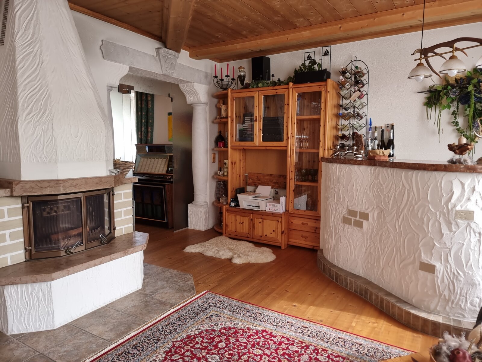 Gepflegtes Ein-/Zweifamilienhaus mit Pool und eigenem Brunnen in Traun