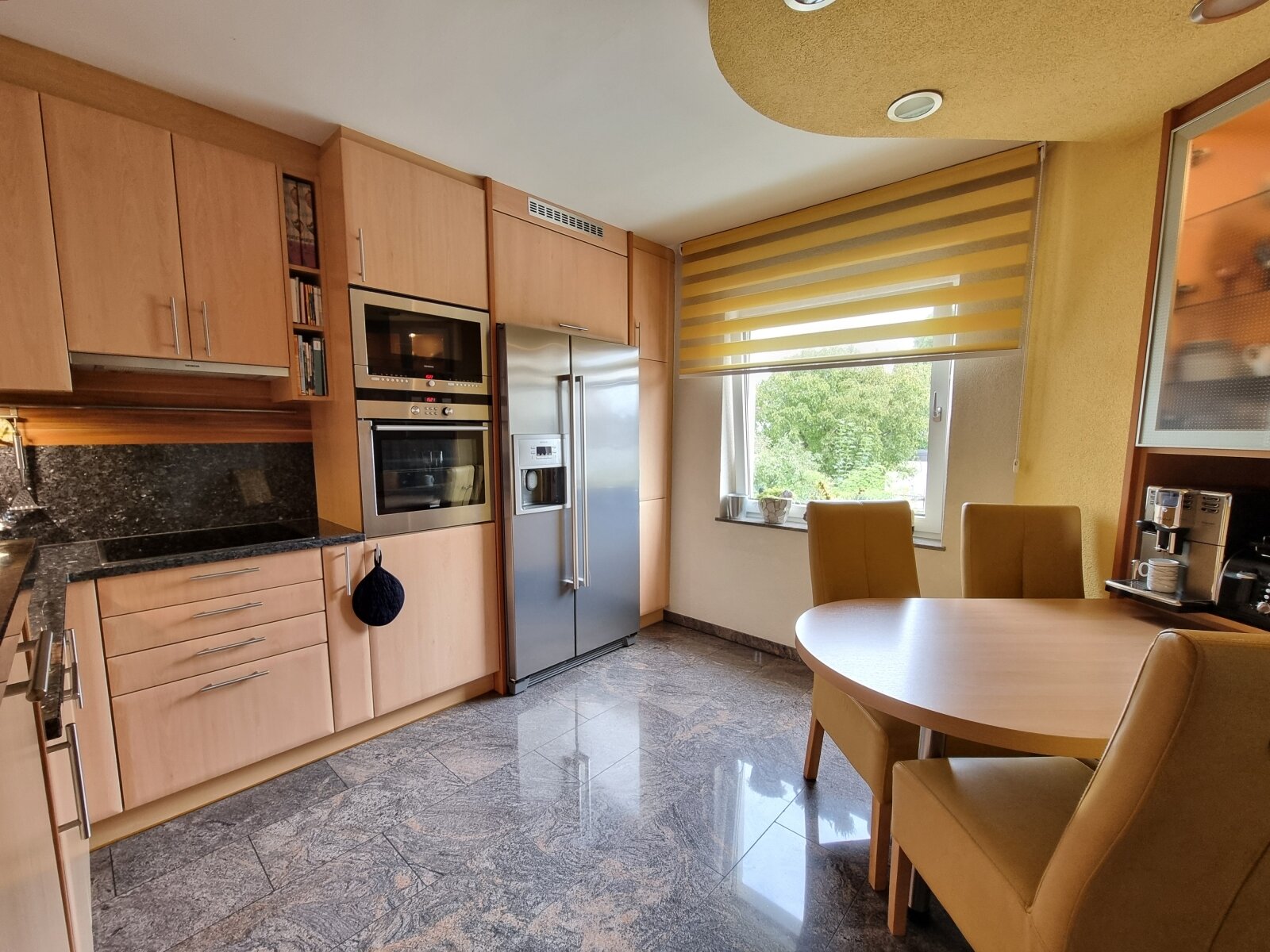 Gepflegtes Ein-/Zweifamilienhaus mit Pool und eigenem Brunnen in Traun