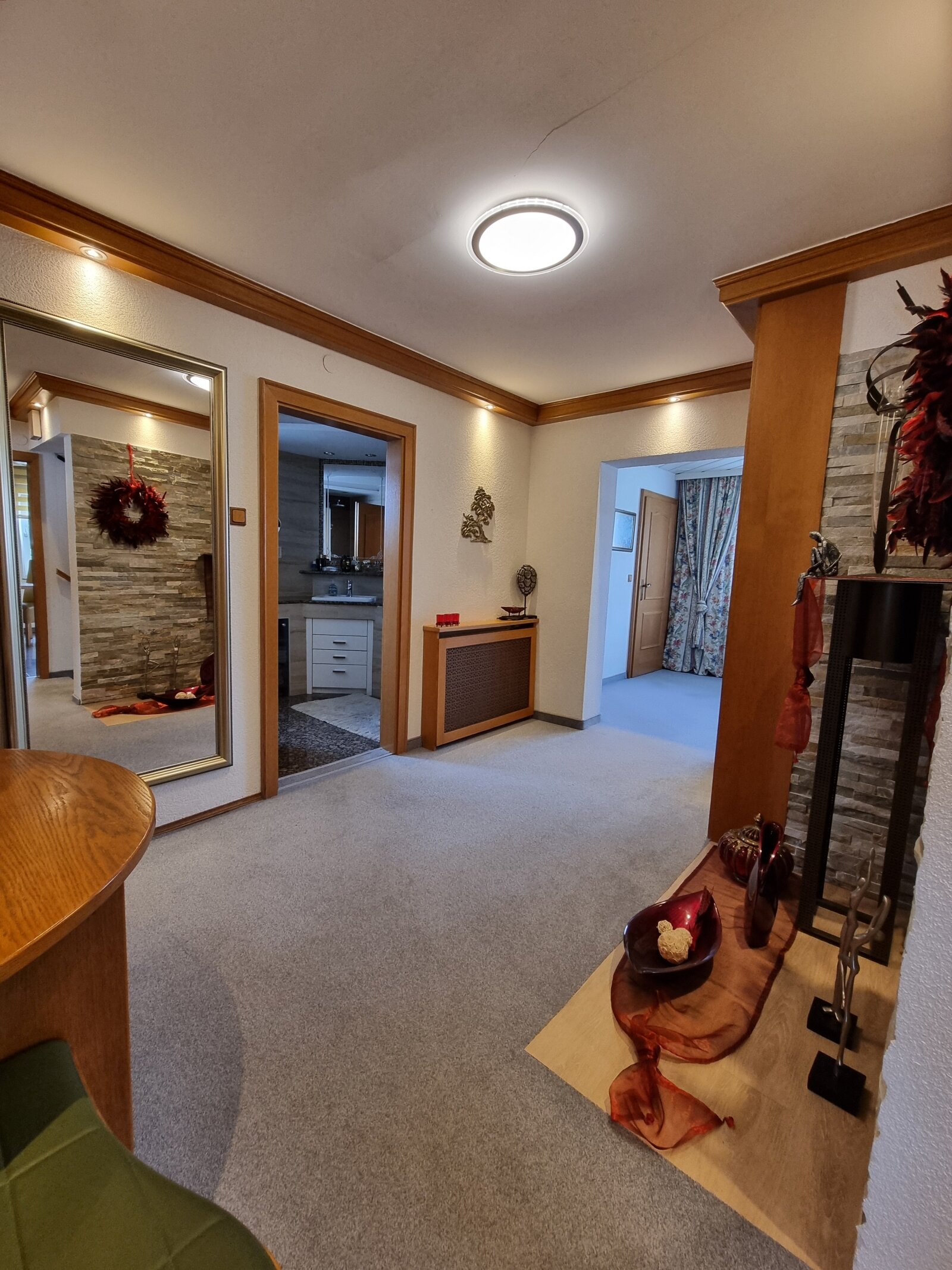 Gepflegtes Ein-/Zweifamilienhaus mit Pool und eigenem Brunnen in Traun