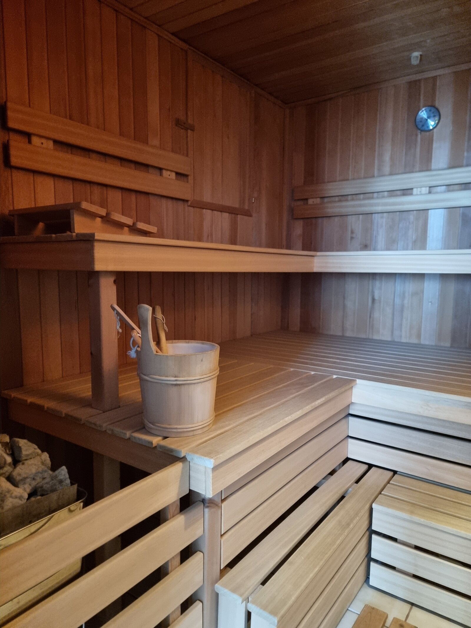 Gepflegtes Ein-/Zweifamilienhaus mit Pool und eigenem Brunnen in Traun