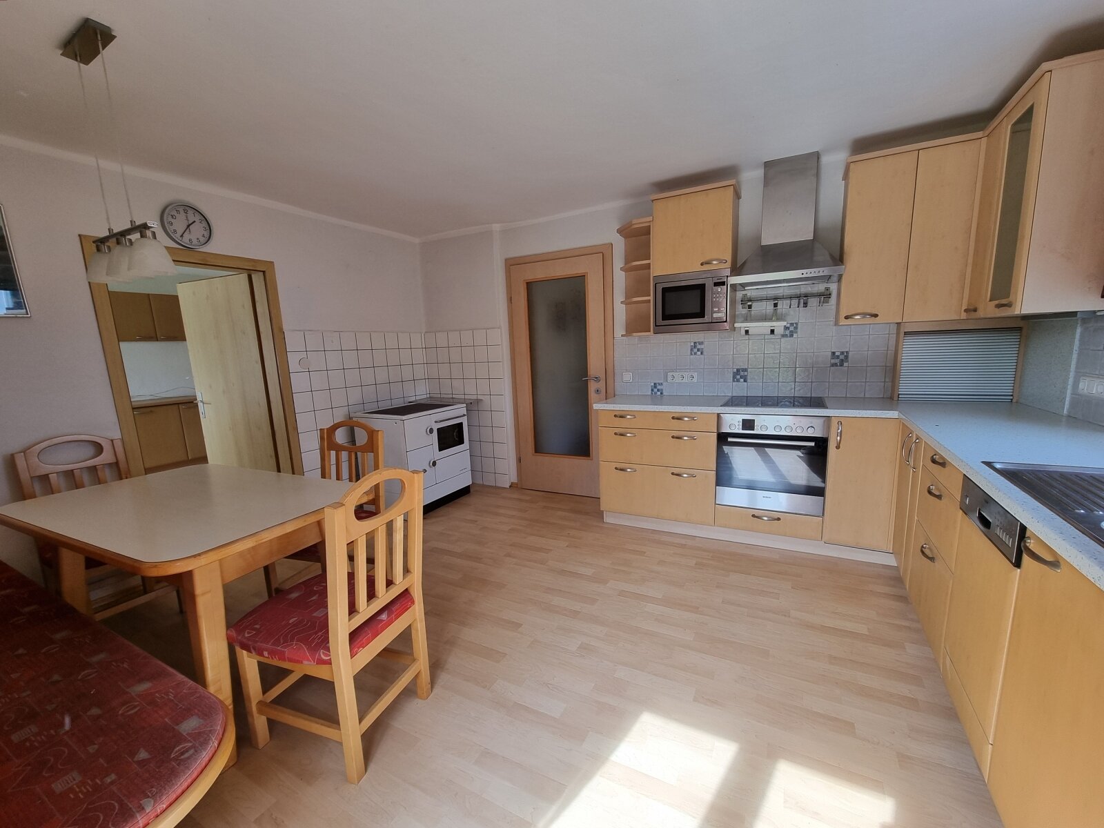 Ein- oder Zweifamilienhaus auf großem Grundstück am Stadtrand von Rohrbach-Berg mit Doppelgarage und altem Obstbaumbestand“