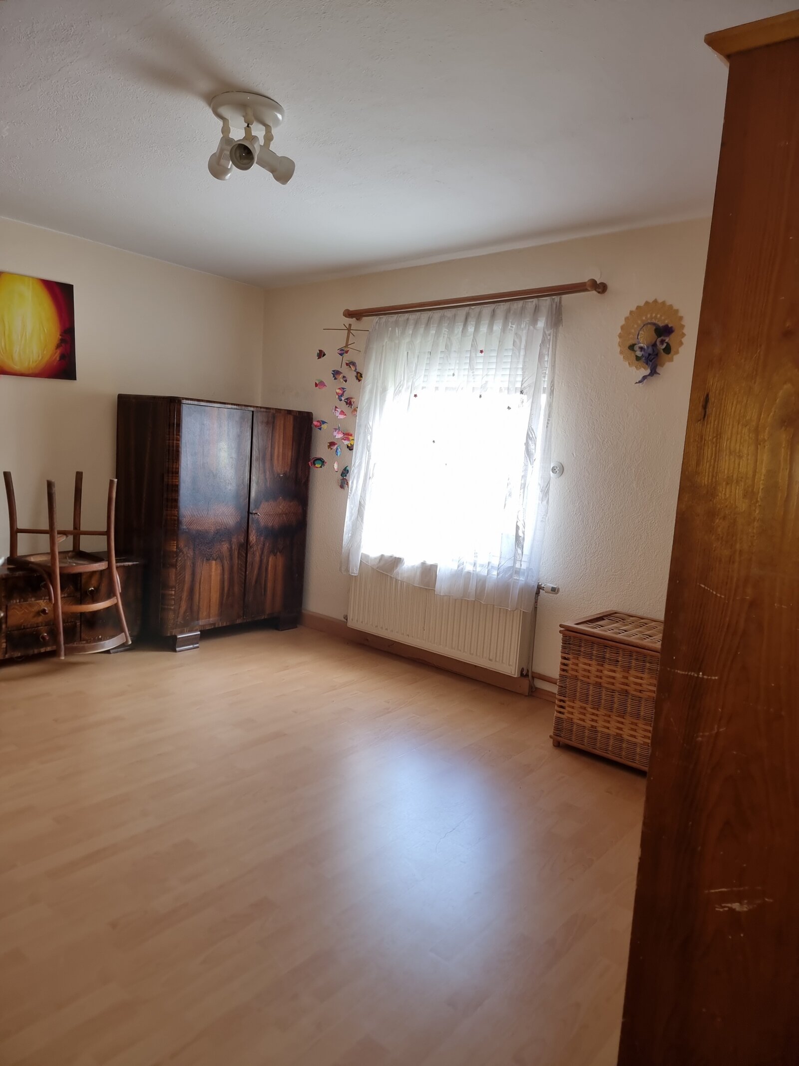 Ein- oder Zweifamilienhaus auf großem Grundstück am Stadtrand von Rohrbach-Berg mit Doppelgarage und altem Obstbaumbestand“