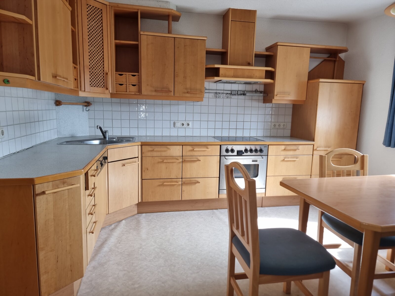 Ein- oder Zweifamilienhaus auf großem Grundstück am Stadtrand von Rohrbach-Berg mit Doppelgarage und altem Obstbaumbestand“