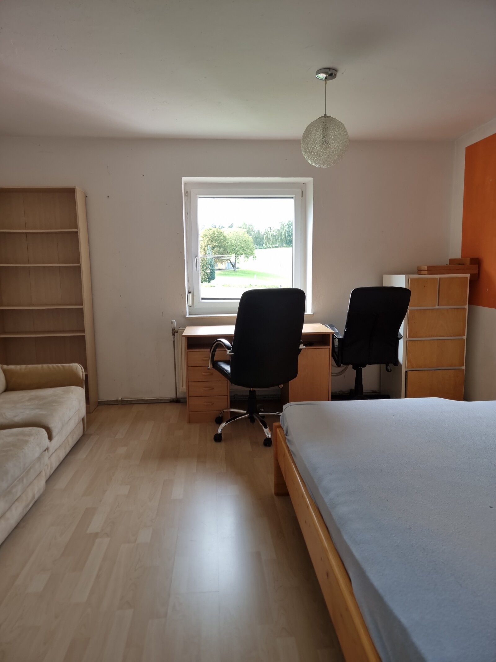 Ein- oder Zweifamilienhaus auf großem Grundstück am Stadtrand von Rohrbach-Berg mit Doppelgarage und altem Obstbaumbestand“