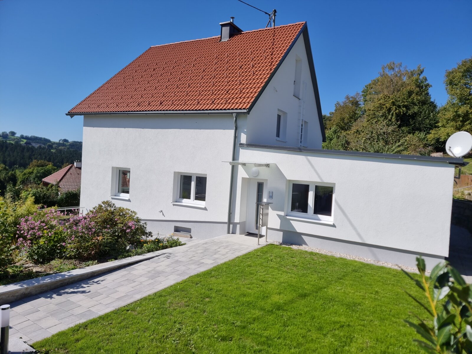 Sackgasse! Kernsaniertes Einfamilienhaus mit schöner Fernsicht