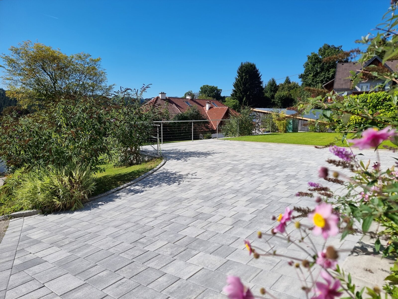 Sackgasse! Kernsaniertes Einfamilienhaus mit schöner Fernsicht