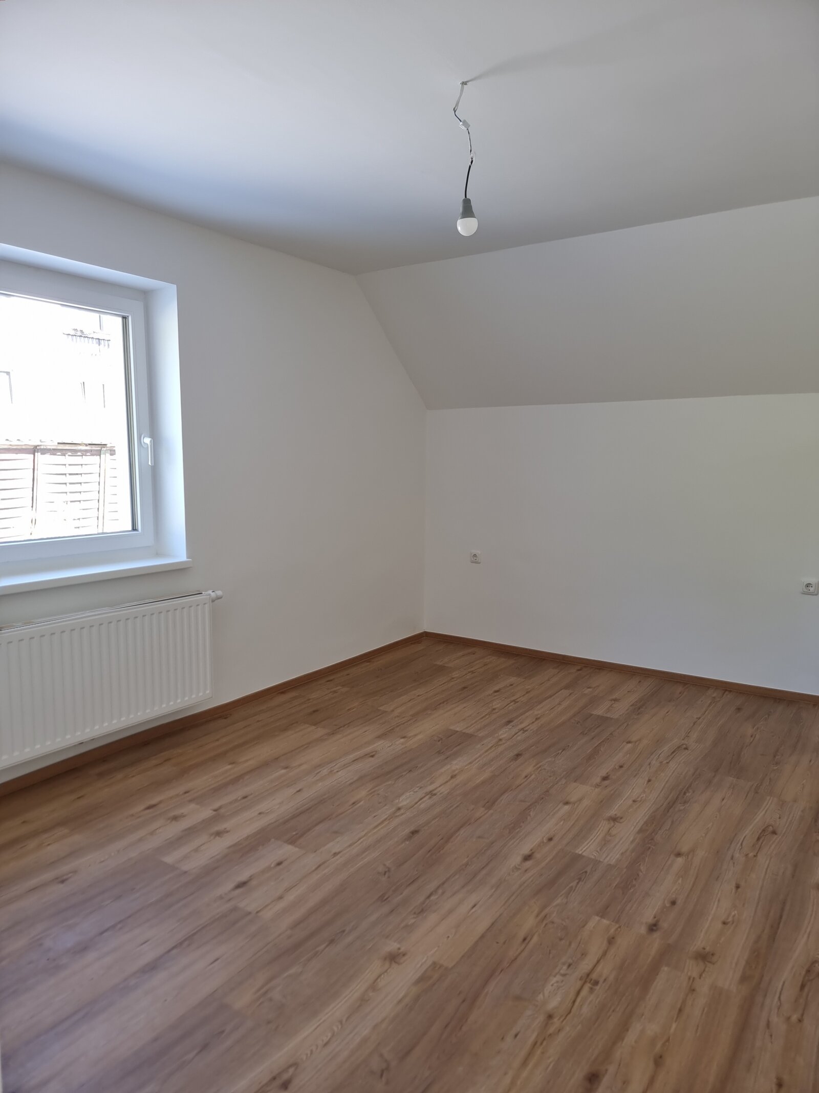 Sackgasse! Kernsaniertes Einfamilienhaus mit schöner Fernsicht