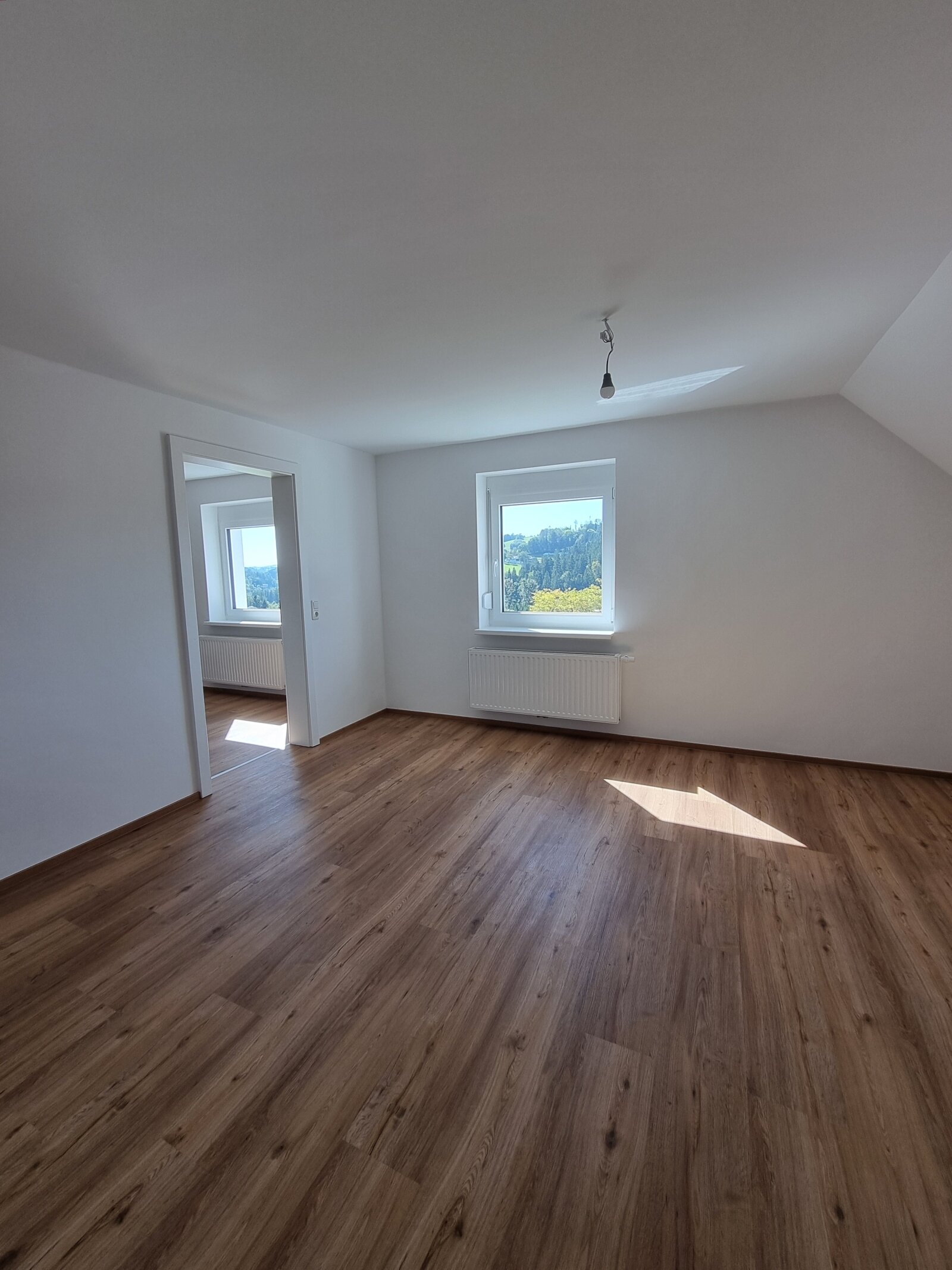 Sackgasse! Kernsaniertes Einfamilienhaus mit schöner Fernsicht