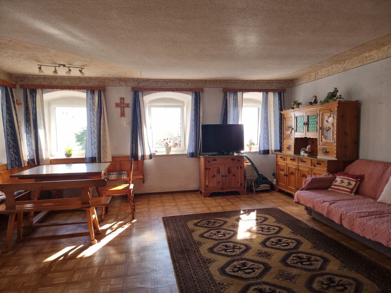 Traditioneller Bauernhof in sonniger Dorfrandlage von Arnreit – rund 24 ha Grund, herrliche Fernsicht und Nähe zu Rohrbach