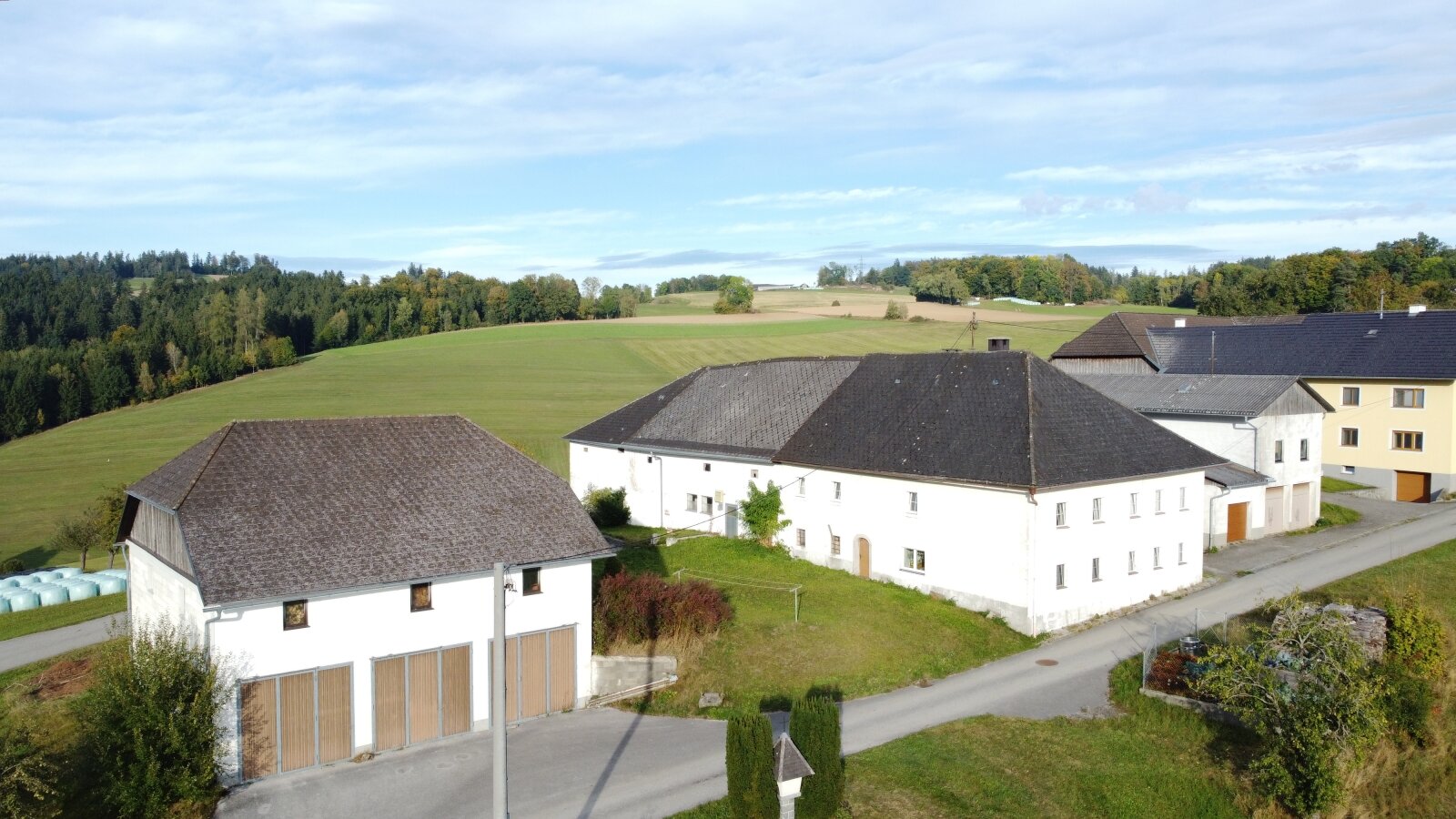 Traditioneller Bauernhof in sonniger Dorfrandlage von Arnreit – rund 24 ha Grund, herrliche Fernsicht und Nähe zu Rohrbach