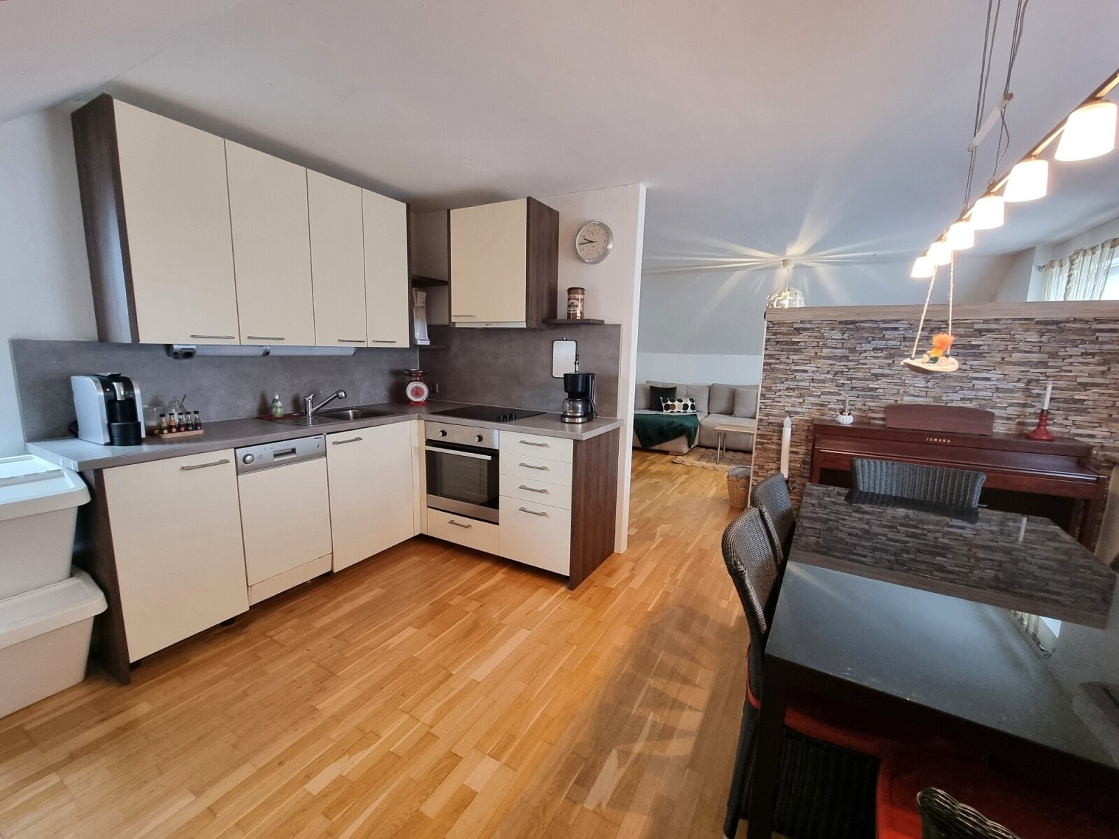 Großzügiges Raumangebot mit vielseitiger Nutzung 