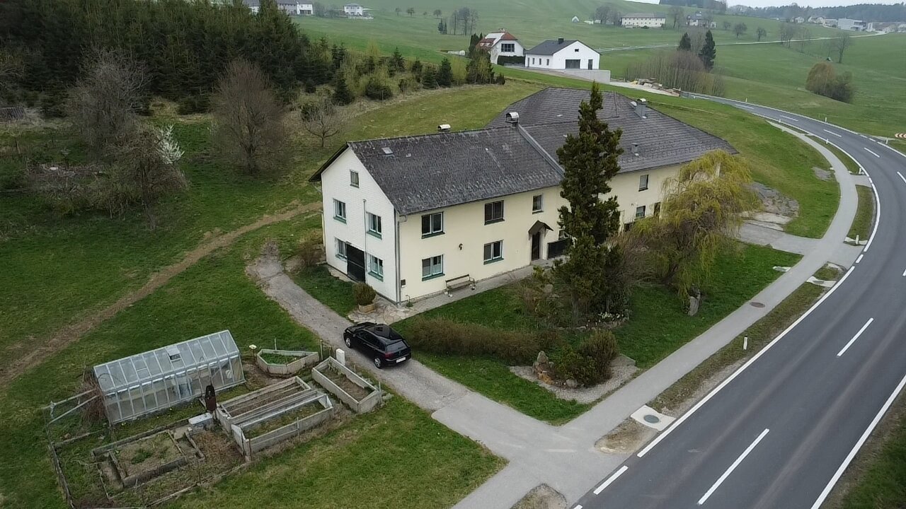 Ehemaliges Sacherl mit 3,8 ha Grund - 14 km von Linz Auhof - davon 1805 m² Bauland (Dorfgebiet) 