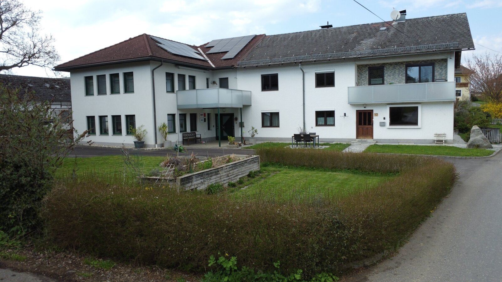 Ehemalige Hofstelle mit Gewerbe – erweiterbar um ca. 5 ha landwirtschaftlichen Grund & Wald