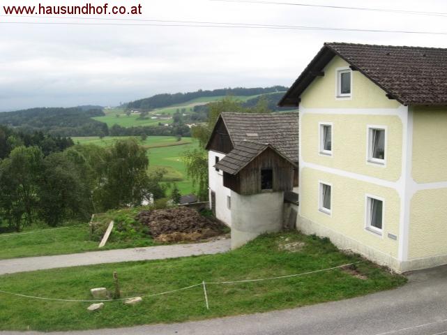 Bad Kreuzen: Biohof in toller Aussichtslage 