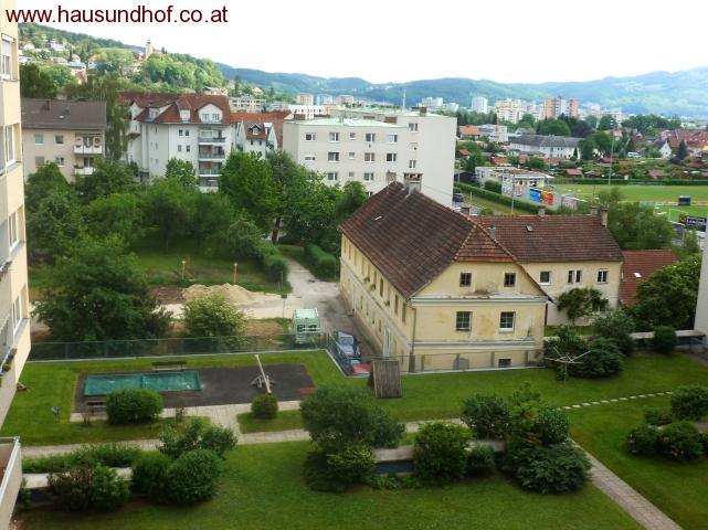 Linz: Topgepflegte, renovierte Wohnung in Urfahr mit Tiefgaragenplatz 