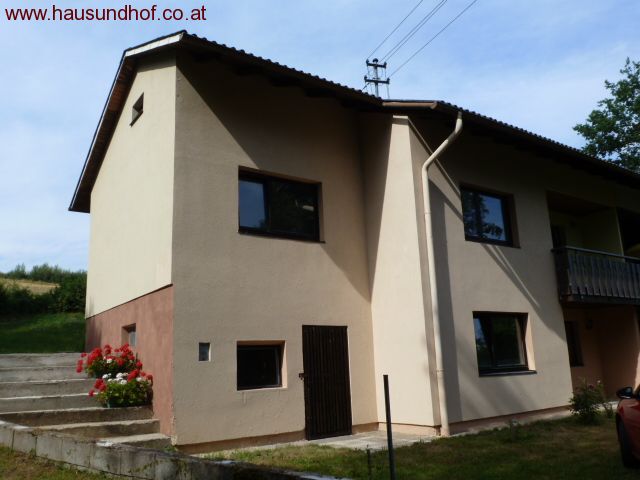Feldkirchen: Doppelhaushälfte in Feldkirchen - hochwassersicher 