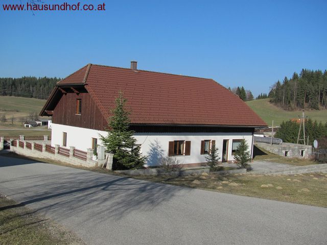 Berg bei Rohrbach: Haus mit 6000 m² Grund und einer Bauparzelle!!! 