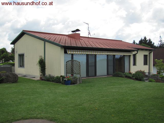 Perg: Renovierter, vollunterkellerter Bungalow in guter Aussichtslage 