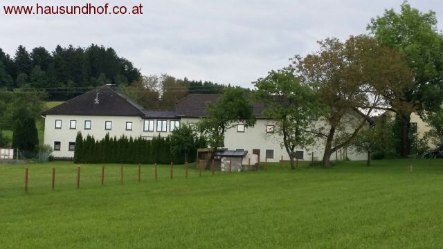 Pfarrkirchen: Schöner gepflegter Bauernhof, finanziert sich durch Mieteinnahmen 