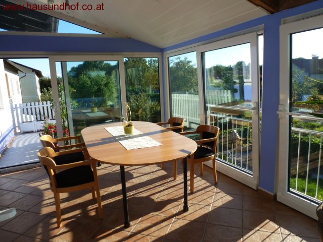 Asten: Horizontal geteile Haushälfte - 140 Wnfl. und 180 m² Eigengarten  