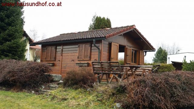 St Martin: Tolles Grundstück in ruhiger Lage mit Wochenendhäuschen 