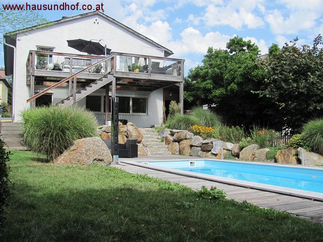 Linz: Wohnen, Praxis und Wellness auf großem Grundstück!!!! Auch für zwei Familien geeignet 