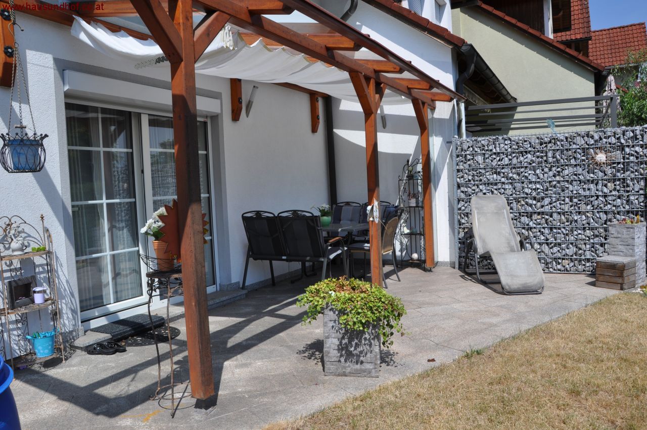 Engerwitzdorf: Eckreihenhaus in sonniger Lage. 