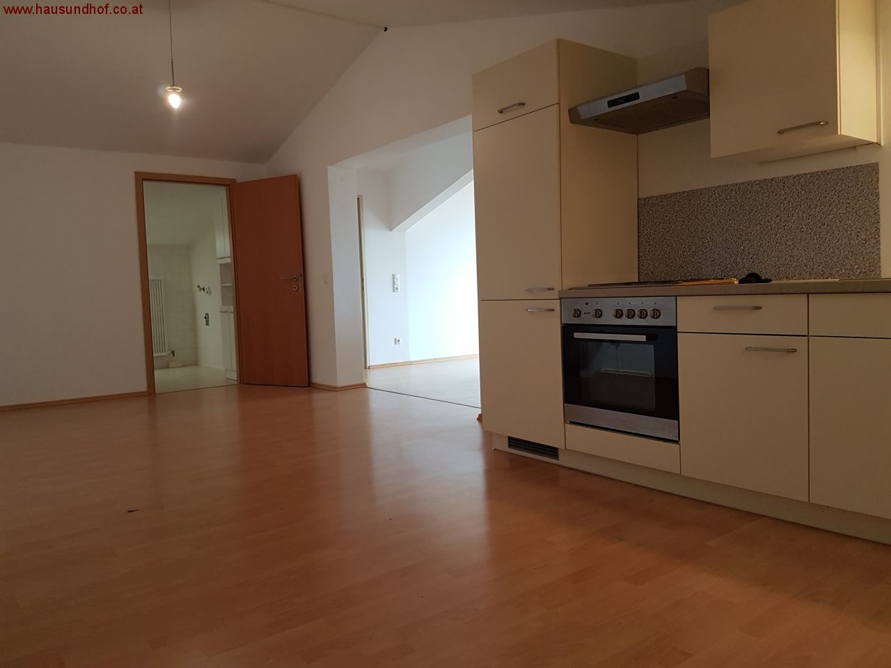 Rohrbach in Oberösterreich: 3 Zimmer Dachgeschoss - 110m² für 776,91 inkl. Betriebskosten und Parkplatz 