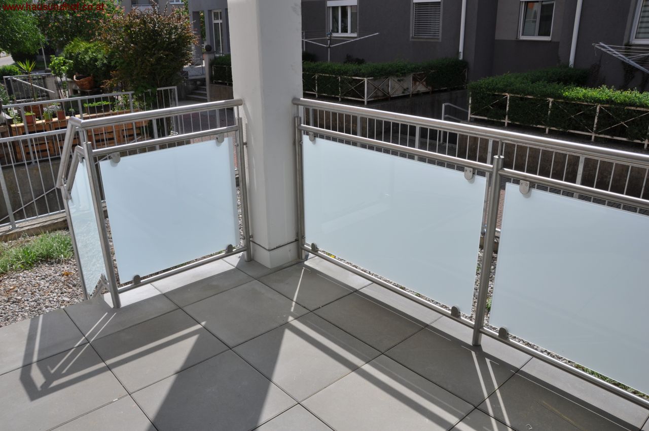 St. Georgen an der Gusen: Gartenwohnung mit 2 Loggien 