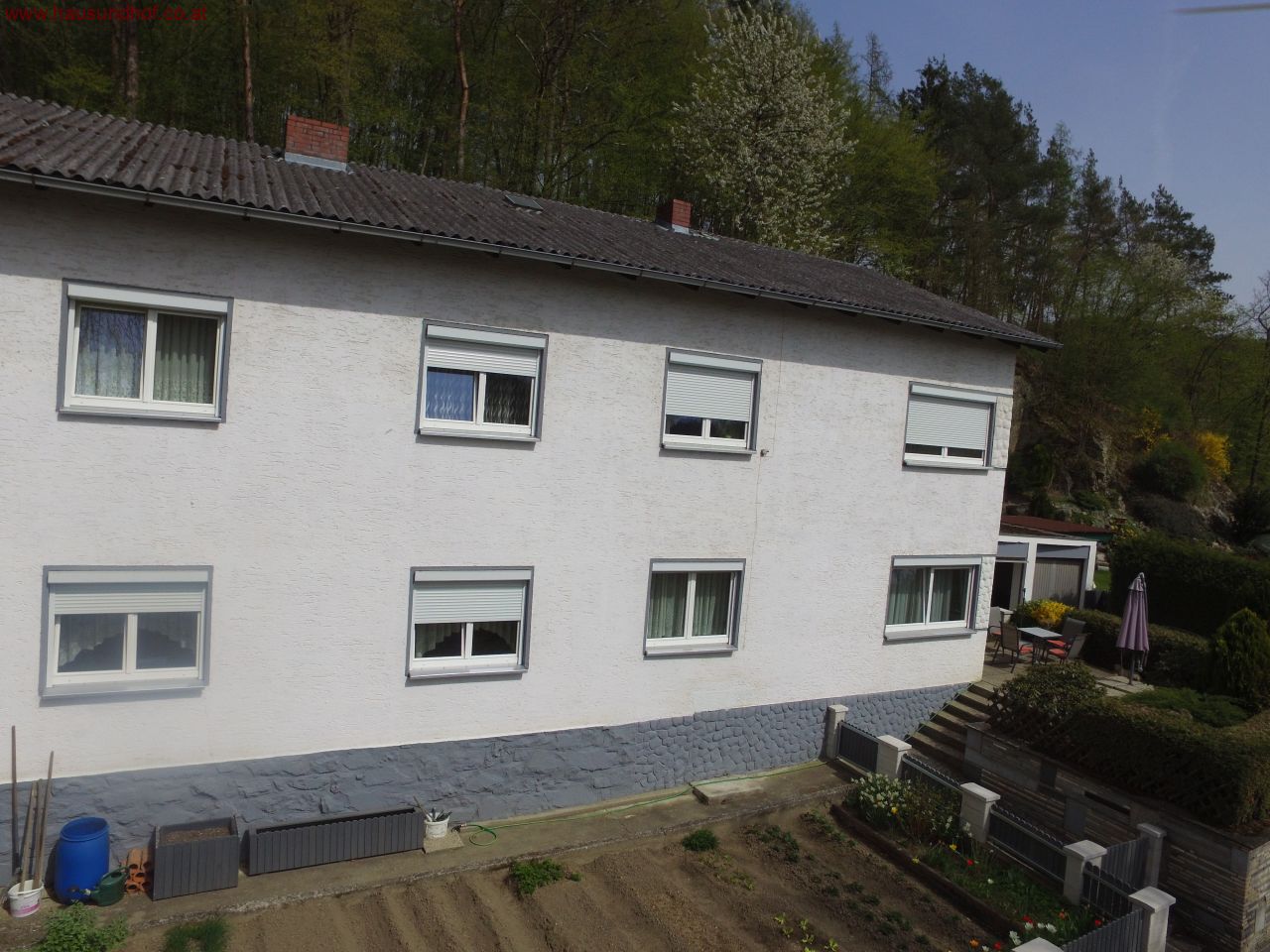 Gallneukirchen: Ein- bzw. Zweifamilienhaus am Stadtrand von Gallneukirchen mit uneinsehbarem Garten 