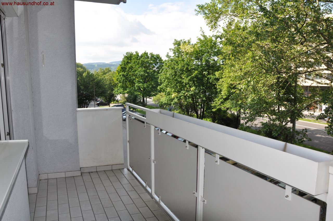 Linz: Zentral gelegene Wohnung mit Parkplatz 