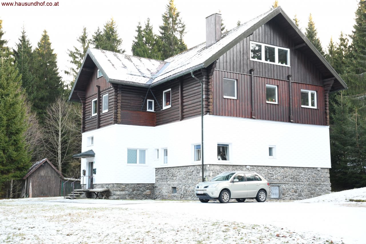 Ulrichsberg: Wohnungseigentum in Alleinlage - wo andere Urlaub machen 