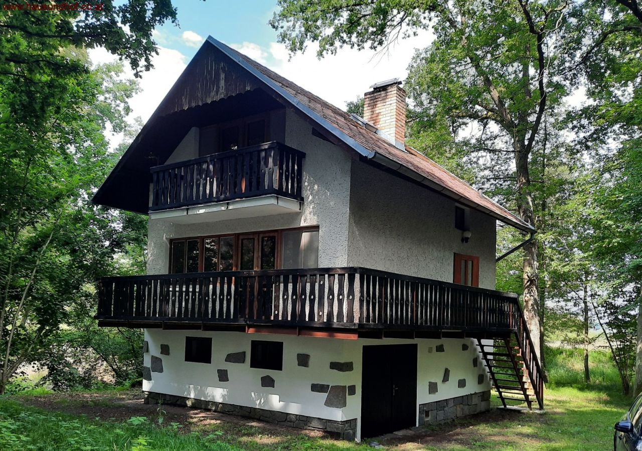 Smrzov: Ferienhaus 25 km nordöstlich von Budweis - Seengebiet - provisionsfrei 