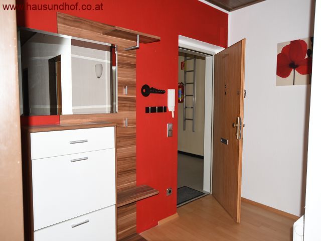 Walding: Ruhige Zentrumslage mit Balkon in Walding 