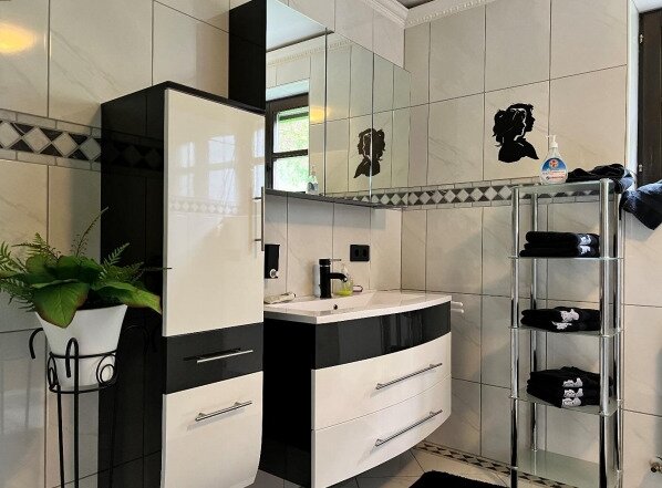 Badezimmer Untergeschoss