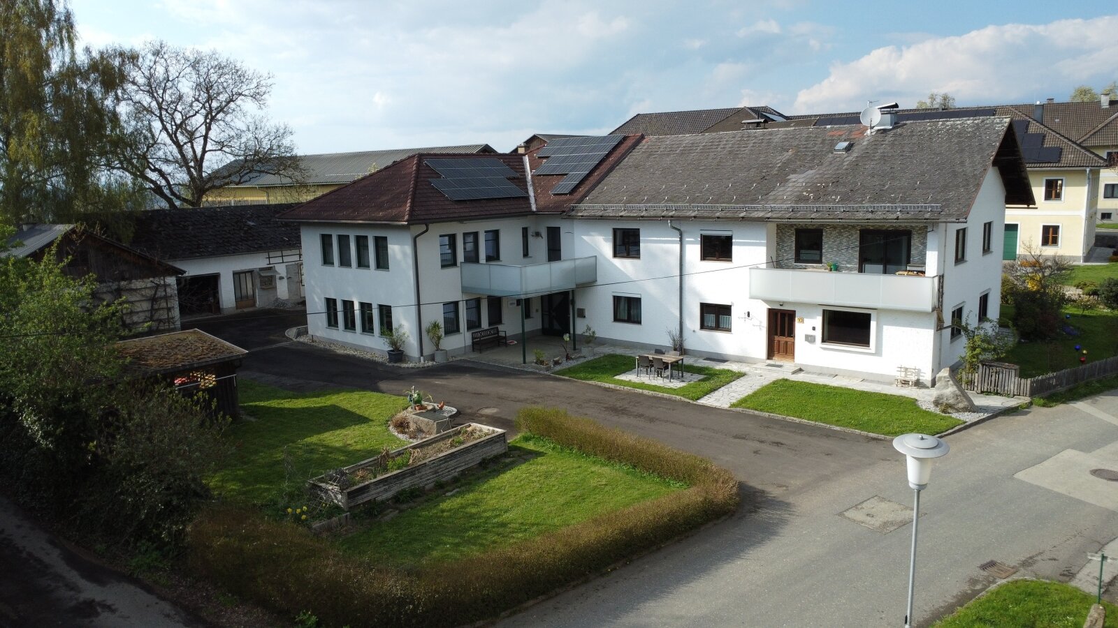 Viel Raum für Wohnen und Arbeiten unter einem Dach – nahe Linz mit optionalem zusätzlichen landwirtschaftlichen Grund 