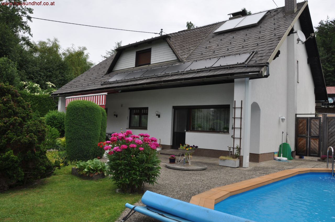 Haibach im Mühlkreis: 13 km von Linz-Auhof: Ruhig gelegenes, top gepflegtes Einfamilienhaus mit traumhaftem Garten und Pool 